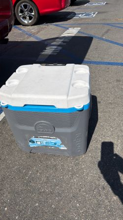 GUC Igloo Ice Chest 52 quart. No Deliveries