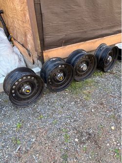 Chevy 5 lug wheels and hub caps
