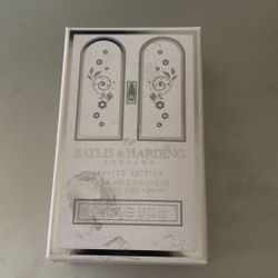 Baylis & Harding England Limited Edition Hand Soap jojoba, silk, & almond oil never taken out of box although box is a bit dirty. Taken out of box for