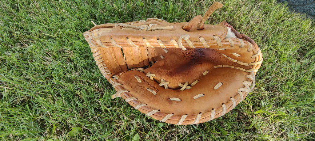 Easton Flagship baseball first Base glove 12.75