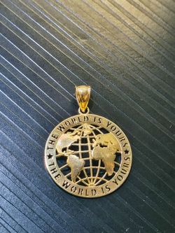 10k world is yours pendant 🥶