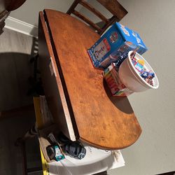 Kitchen Table W| 3 Chairs 