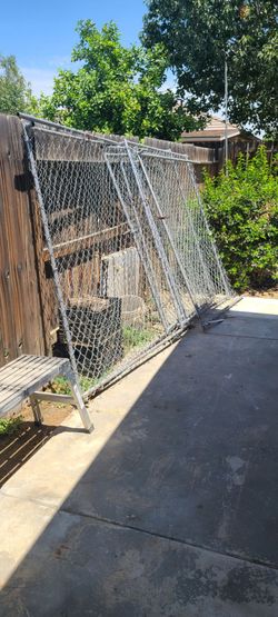 Dog chain link kennel $100obo