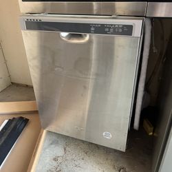 Stainless Still Dishwasher 