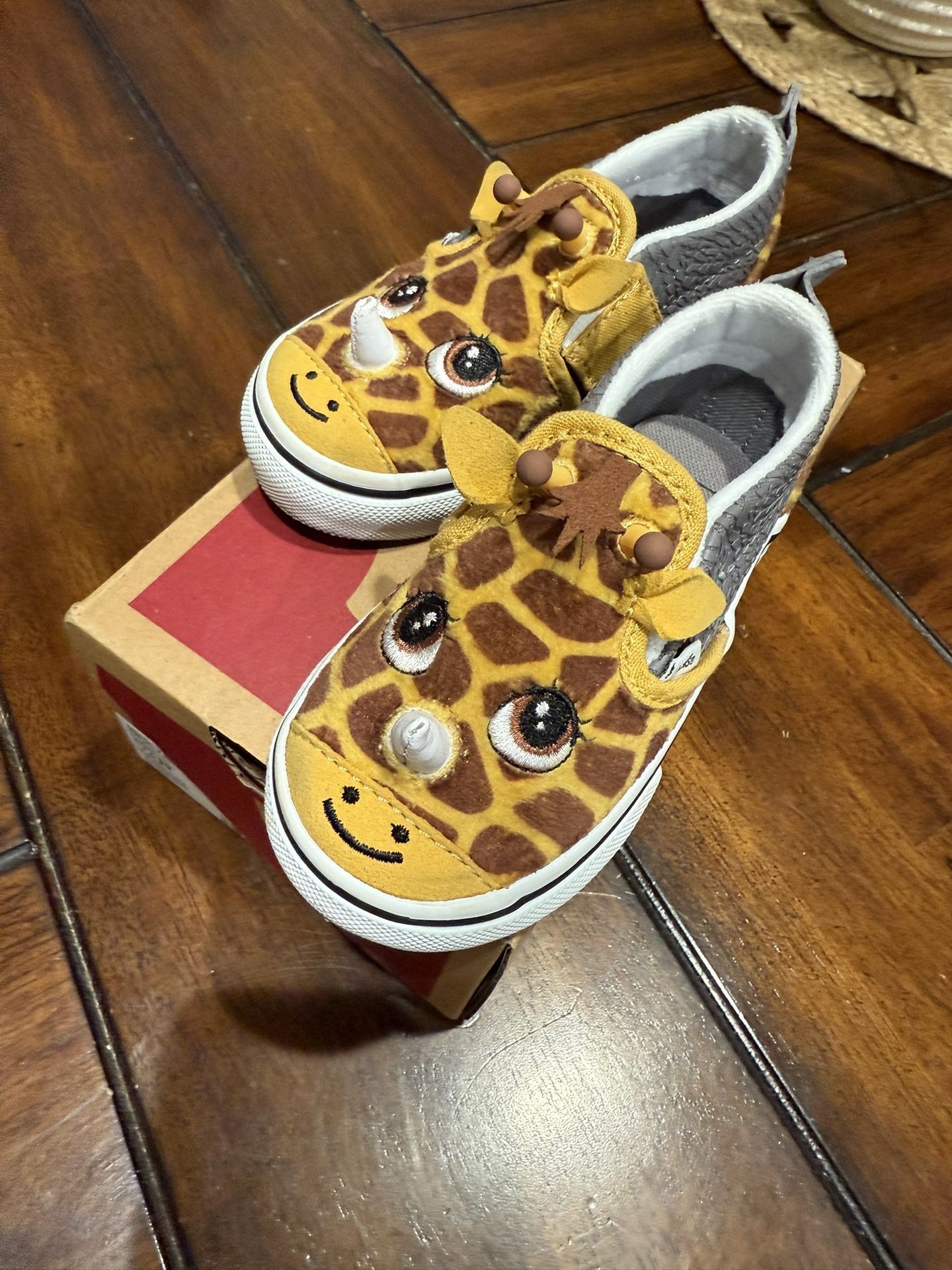 Toddler Size 7 Vans Shoes