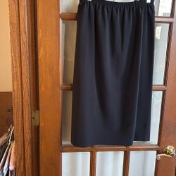 $10 Black Midi Skirt SzM