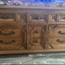 Antique 1969 Thomasville Solid Wood Dresser
