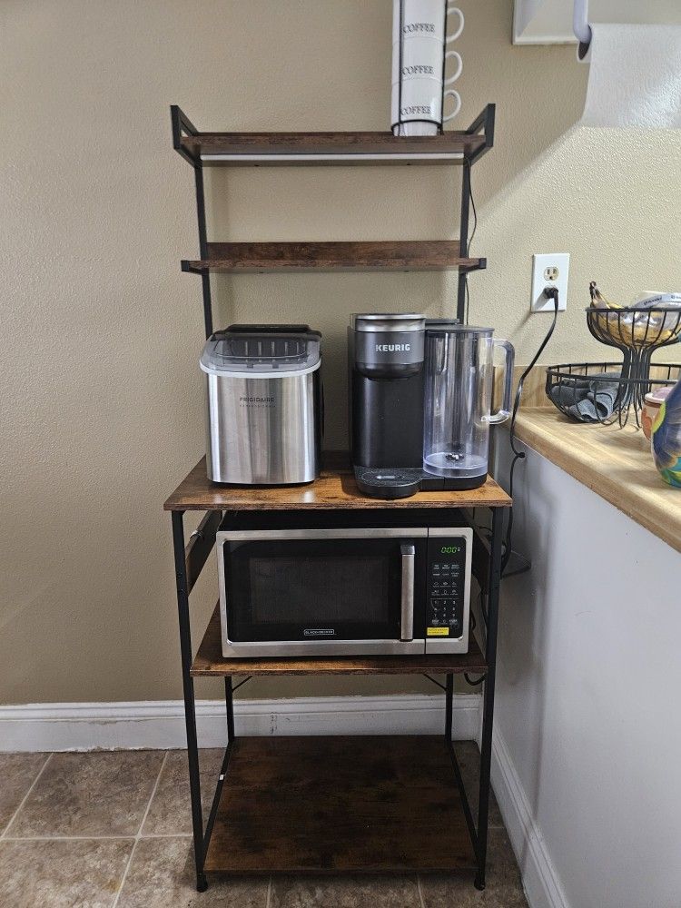 Appliances COFFEE MAKER, ICE MAKER, MICROWAVE, STAND