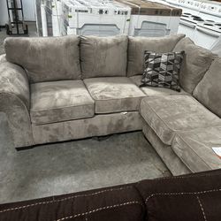 New Sectional $1100 Financing Available No Credit Needed Only $54 Down
