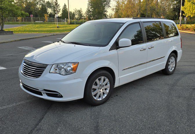 2015 Chrysler Town Country 