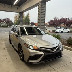Toyota Camry SE Sport Sedan 4D