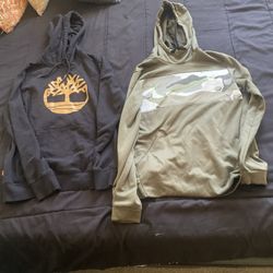 Men Nike And Timberland Sweater Size Medium 45 For Both 25.00 Per Sweater 