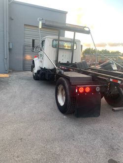 Roll Off dump truck