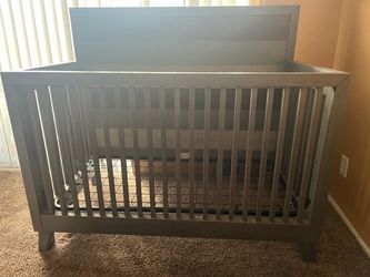 SoHo Gray Wooden Baby Crib