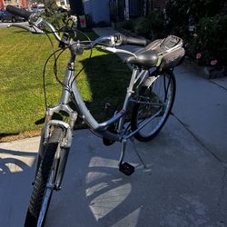 Womens Shimano 7 speed comfort bike