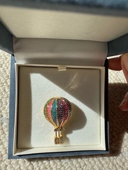 Rainbow Hot air balloon brooch pin