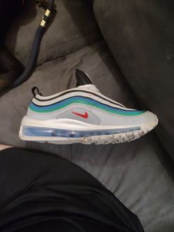 Women's size 5.5y shoes