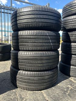 SET OF TIRE 285 45 22 PIRELLI 85% LIFE