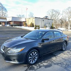 2018 Nissan Altima · 2.5 SV Sedan 4D