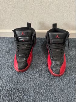Retro jordan 12 size 9 in men