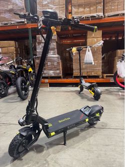 Dual-motor folding electric scooter