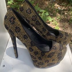 👠 Steve Madden Gold & Black Rhinestone Heels – Like New!