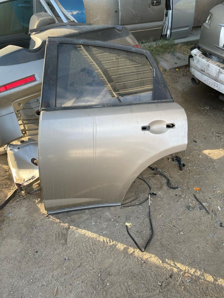 infinity Fx35 Back Bumper & Doors