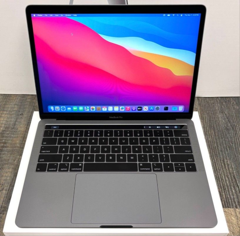 2017 MacBook Pro 13" 512GB w/ touchbar 