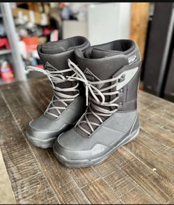 Thirty two Snowboard Boots