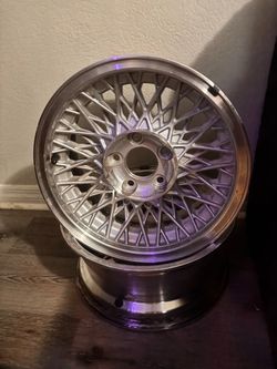 Full set of 18” crown Victoria rims
