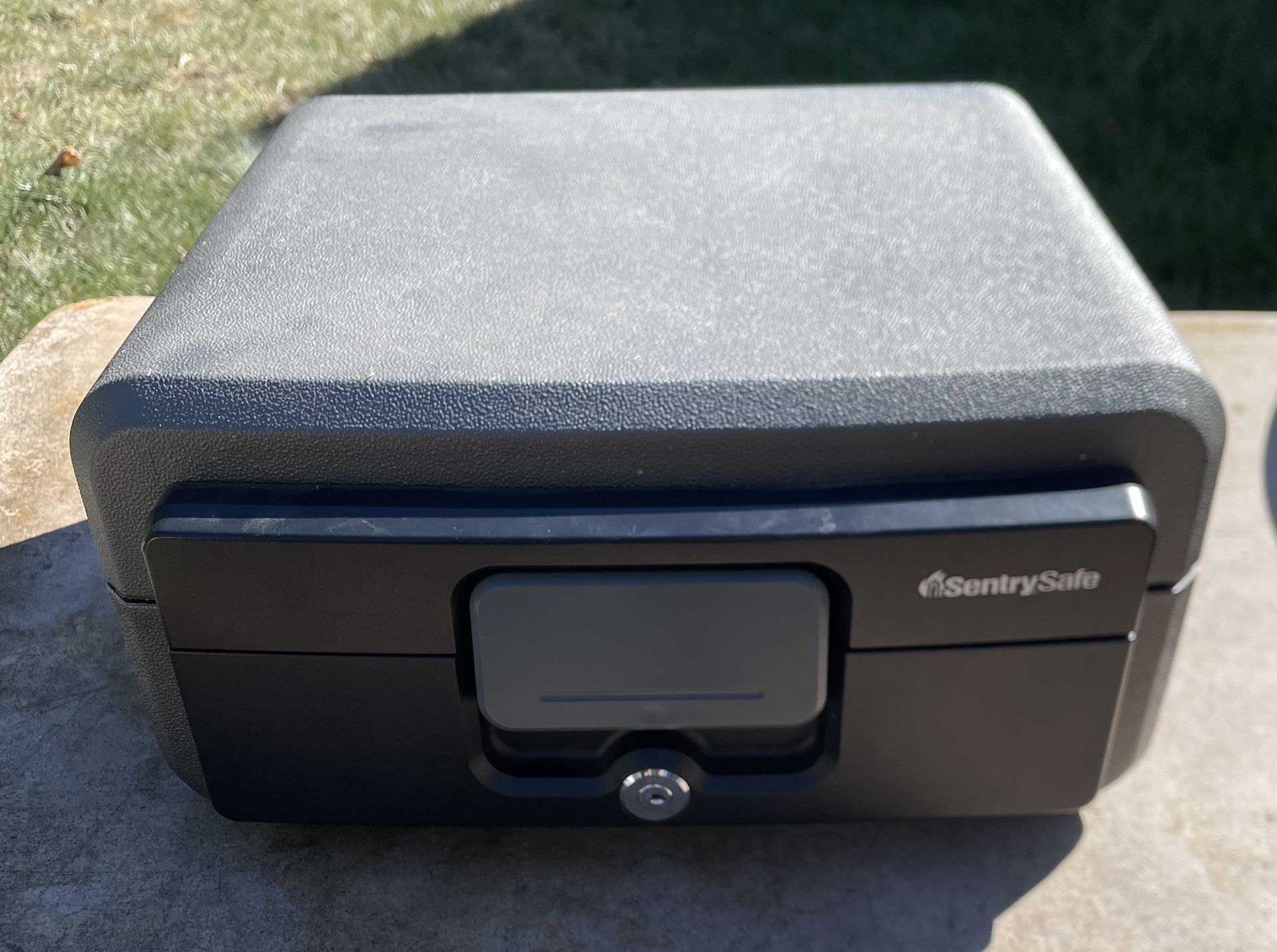Fireproof & Waterproof Safe W/2 Keys