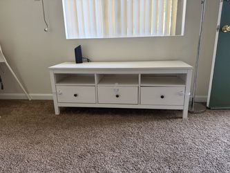 Tv dresser