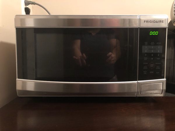 Frigidaire 1 1 Cu Ft Countertop Microwave For Sale In