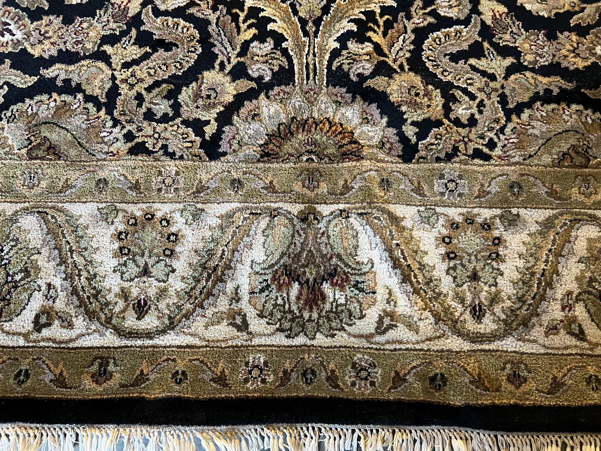 9 X 12 100% Wool Indo- Persian Hand Knotted Rug 
