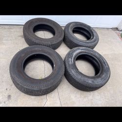 4 — 265/70r17 Tires Good Treads !