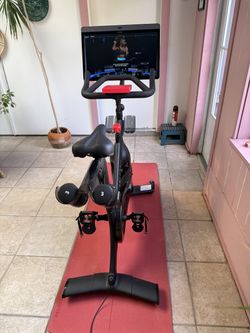 2021 Peloton Bike Plus in Excellent Conditio - Sugar Land, TX