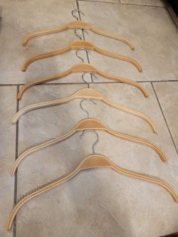 100 Hangers For $40
