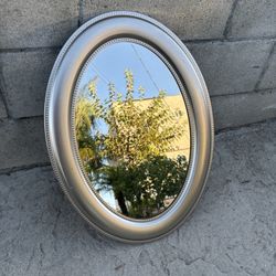 Mirror good condition 24 x 18“
