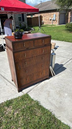 Dresser