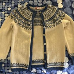 Vintage 60s women’s hand-knitted Norwegian wool cardigan 