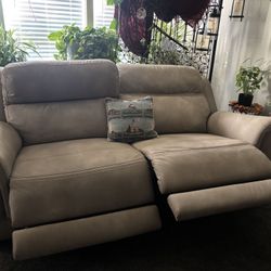 Must Have Quality Reclining Double Couch 