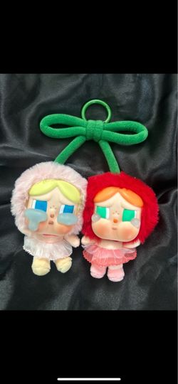 Pop mart crybaby and skull panda