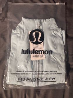 light blue lulu-lemon cropped define jacket