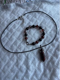 Bracelet and stone pendant necklace set
