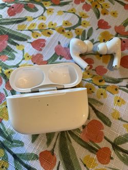 AirPods Apple