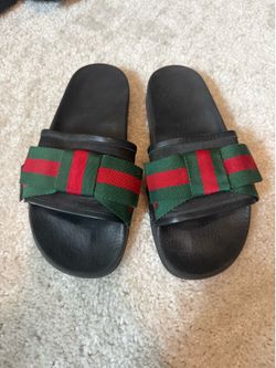 Women’s Gucci slides size 81/2