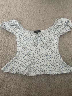 White flower top