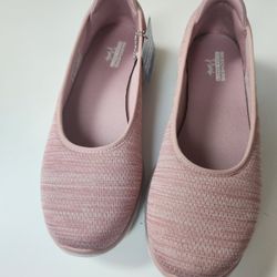 NWT SKECHERS ON-THE-GO Size 8