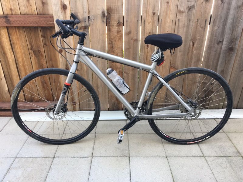 Giant Seek 2 hybrid bicycle