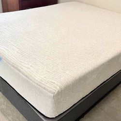 King Size Memory Foam Gel Tempurpedic Médium 11”thick Brand New Delivery 🚚 Available We Finance 
